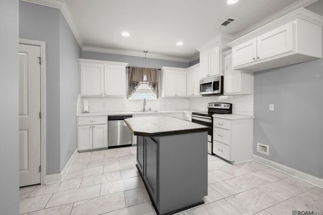 10836 Field Pointe Dr, Denham Springs, LA 70726