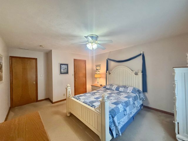 6200 Summit Pointe Way, Newburgh, IN 47630