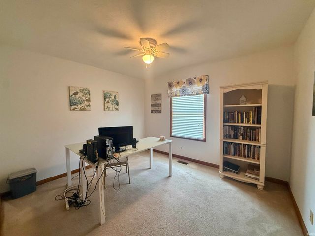 6200 Summit Pointe Way, Newburgh, IN 47630