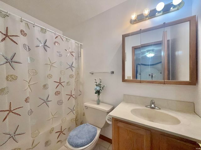 6200 Summit Pointe Way, Newburgh, IN 47630