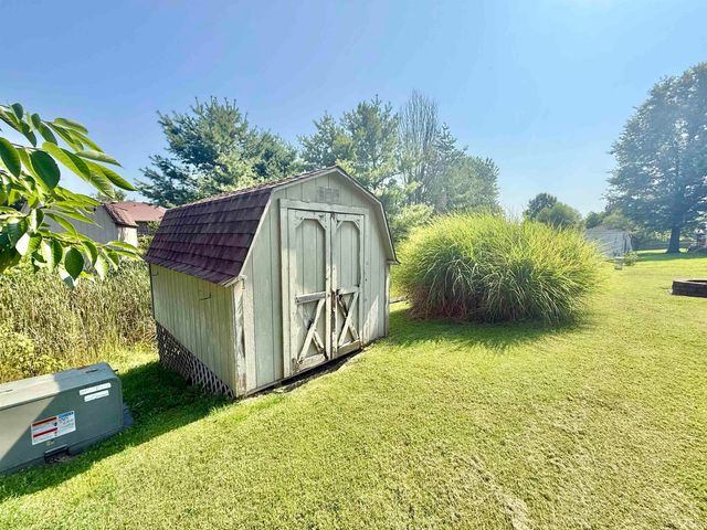 6200 Summit Pointe Way, Newburgh, IN 47630