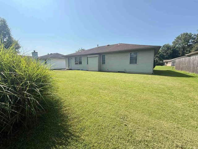 6200 Summit Pointe Way, Newburgh, IN 47630