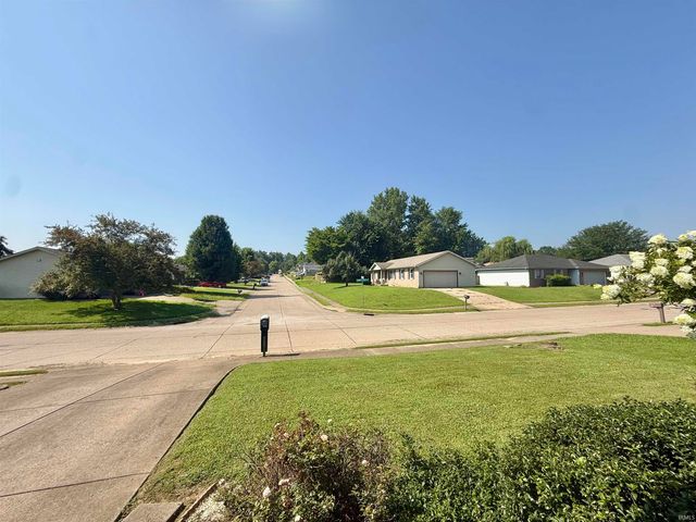 6200 Summit Pointe Way, Newburgh, IN 47630