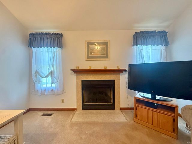 6200 Summit Pointe Way, Newburgh, IN 47630