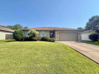 6200 Summit Pointe Way, Newburgh, IN 47630