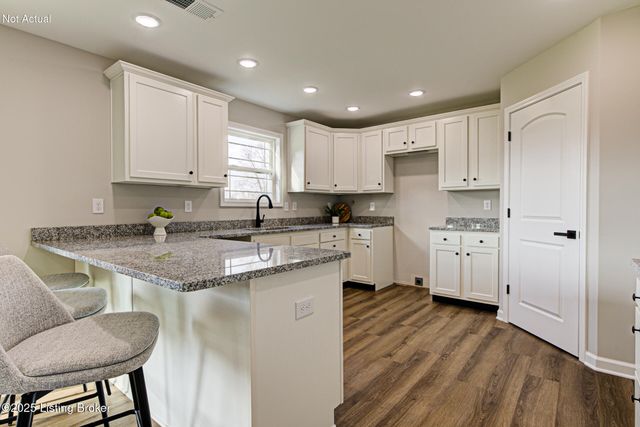 7300 Jacks Landing, Louisville, KY 40291