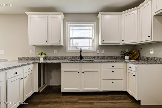 7300 Jacks Landing, Louisville, KY 40291