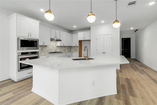 1212 Truscon PATH, Leander, TX 78641