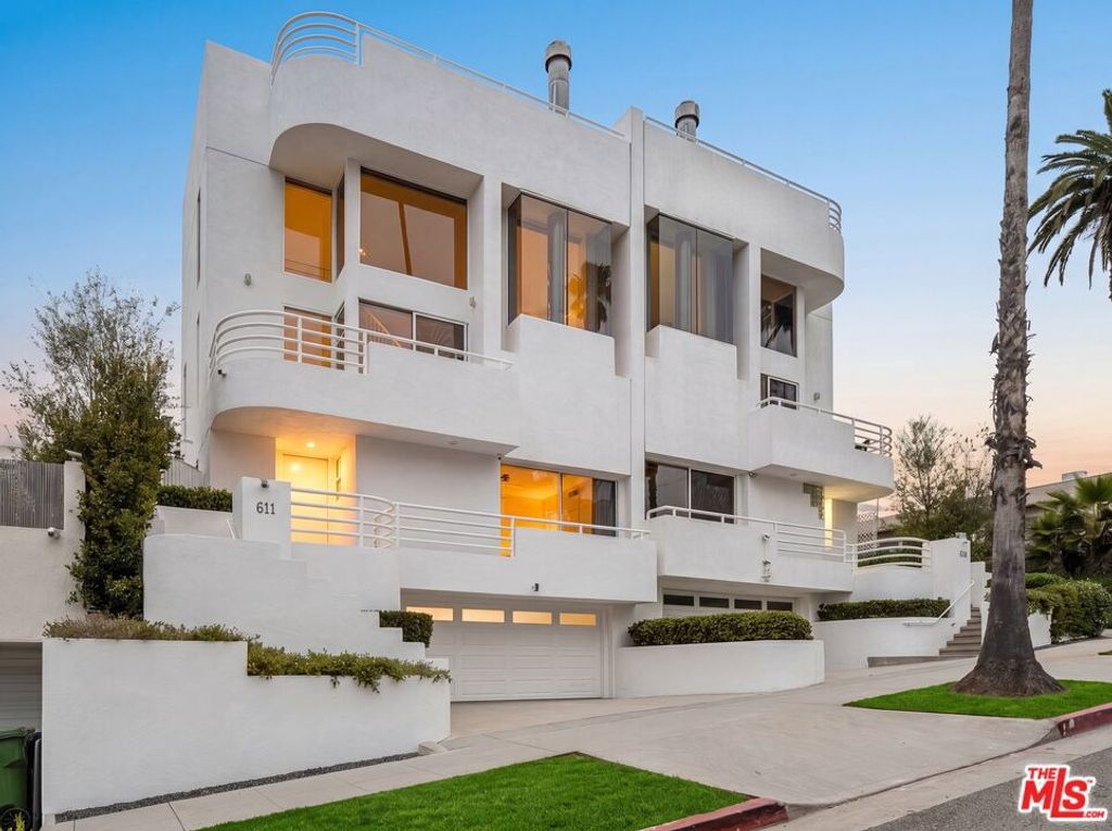 Image 1 of property listing at 611 Pacific Street, Santa Monica, CA 90405