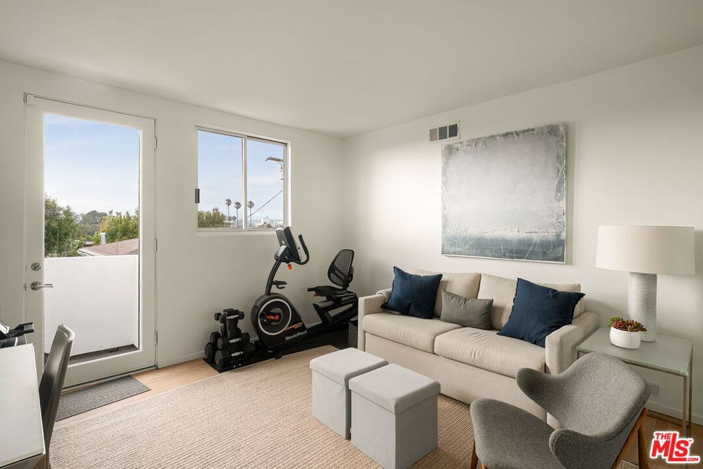 Image 20 of property listing at 611 Pacific Street, Santa Monica, CA 90405