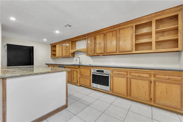 2201 Barak Lane, Bryan, TX 77802
