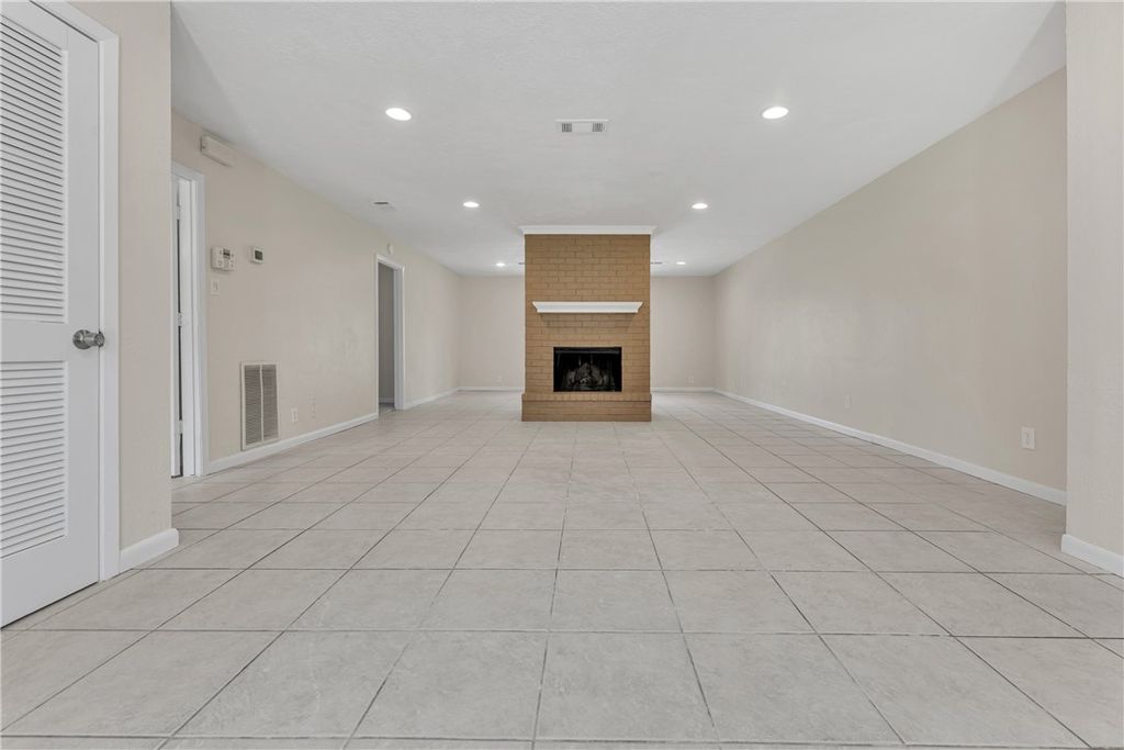 2201 Barak Lane, Bryan, TX 77802 — photo 2