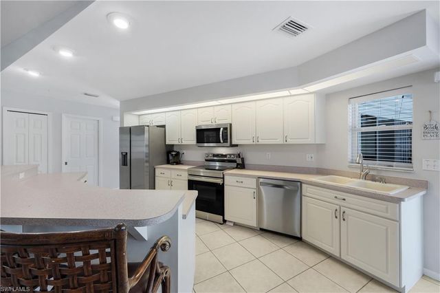 2526 SE 19th PL, Cape Coral, FL 33904