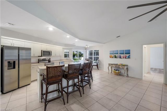 2526 SE 19th PL, Cape Coral, FL 33904