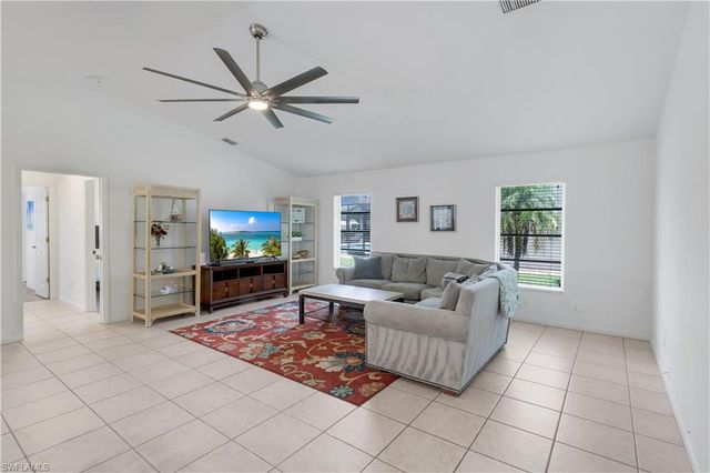 2526 SE 19th PL, Cape Coral, FL 33904