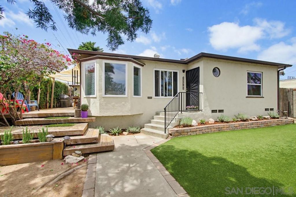 Image 1 of property listing at 3580 Redwood St, San Diego, CA 92104