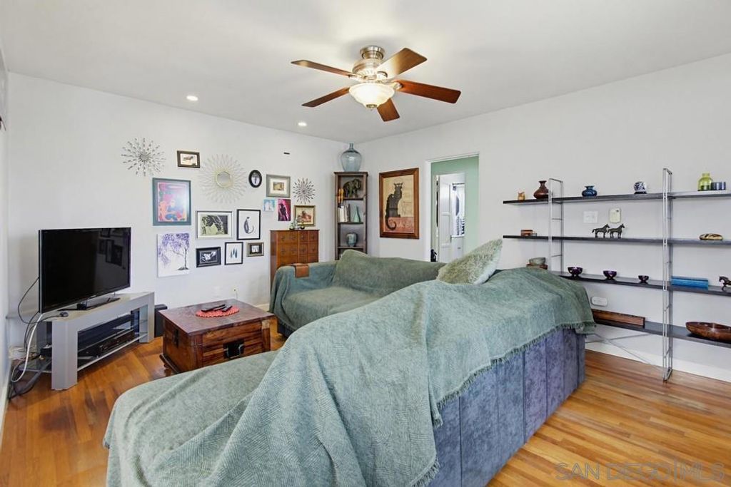 Image 11 of property listing at 3580 Redwood St, San Diego, CA 92104