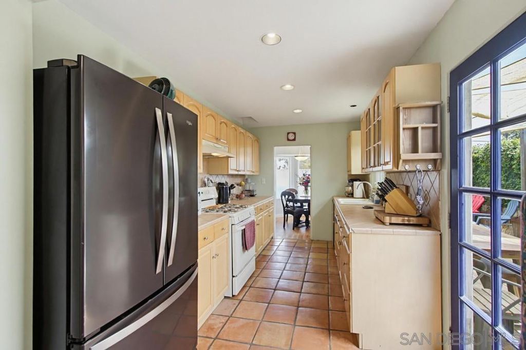 Image 17 of property listing at 3580 Redwood St, San Diego, CA 92104
