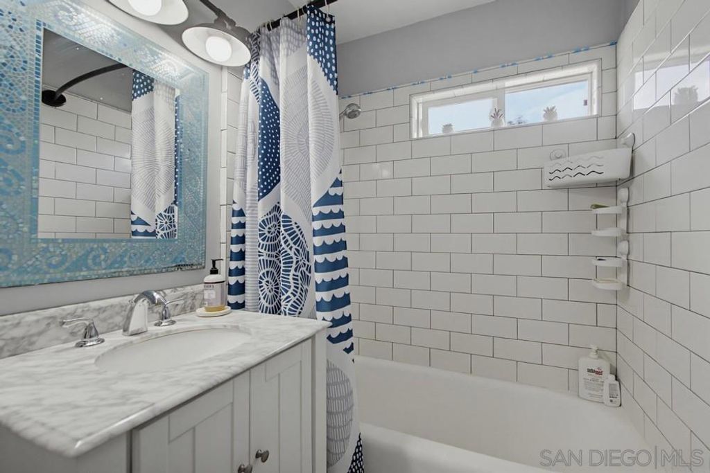 Image 22 of property listing at 3580 Redwood St, San Diego, CA 92104