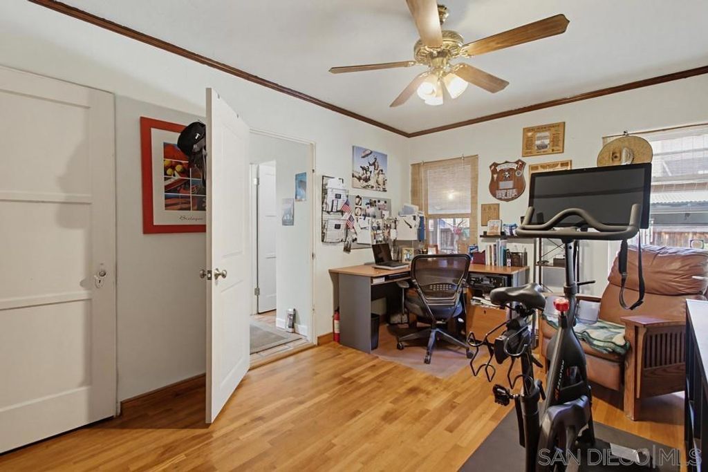 Image 27 of property listing at 3580 Redwood St, San Diego, CA 92104