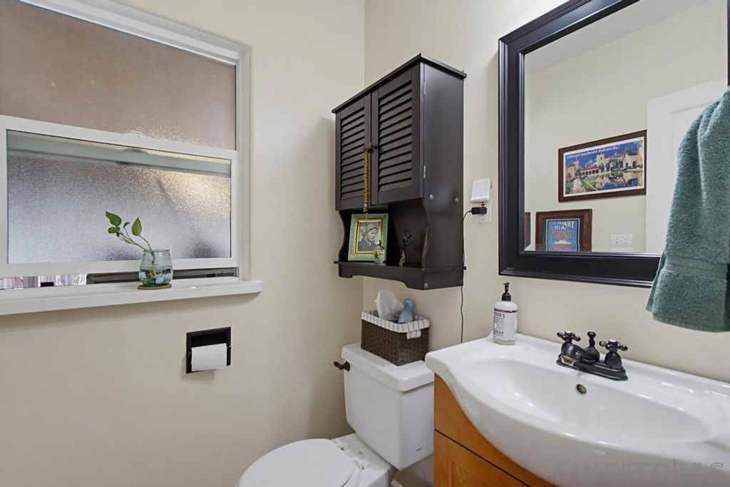 Image 28 of property listing at 3580 Redwood St, San Diego, CA 92104