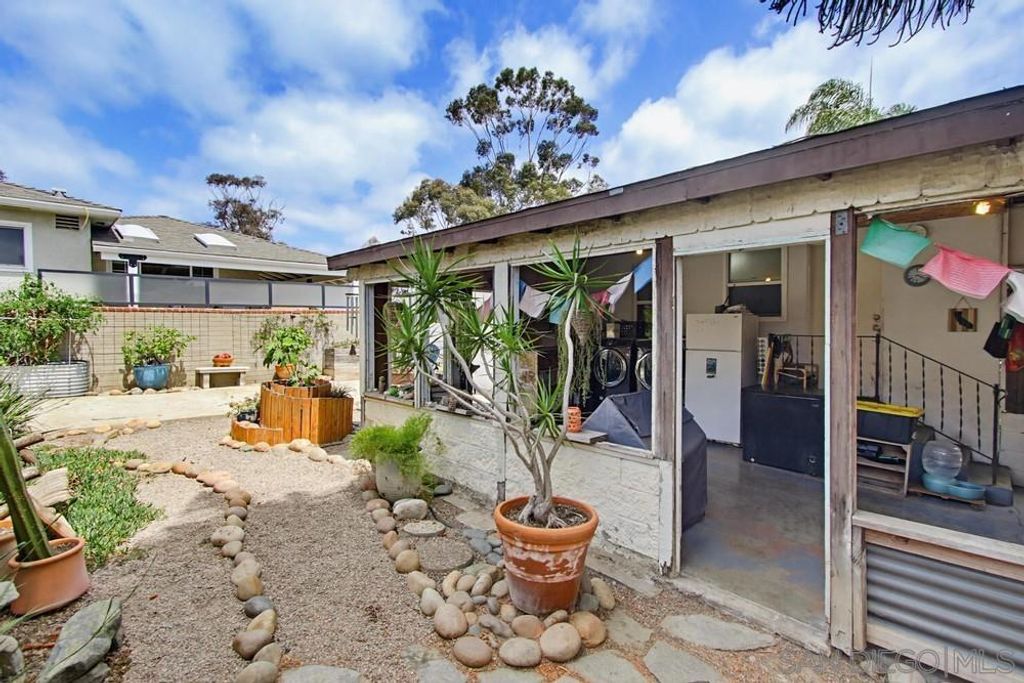 Image 36 of property listing at 3580 Redwood St, San Diego, CA 92104