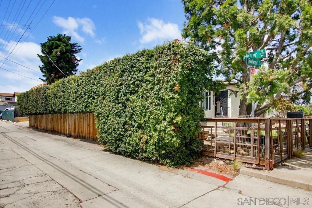 Image 44 of property listing at 3580 Redwood St, San Diego, CA 92104