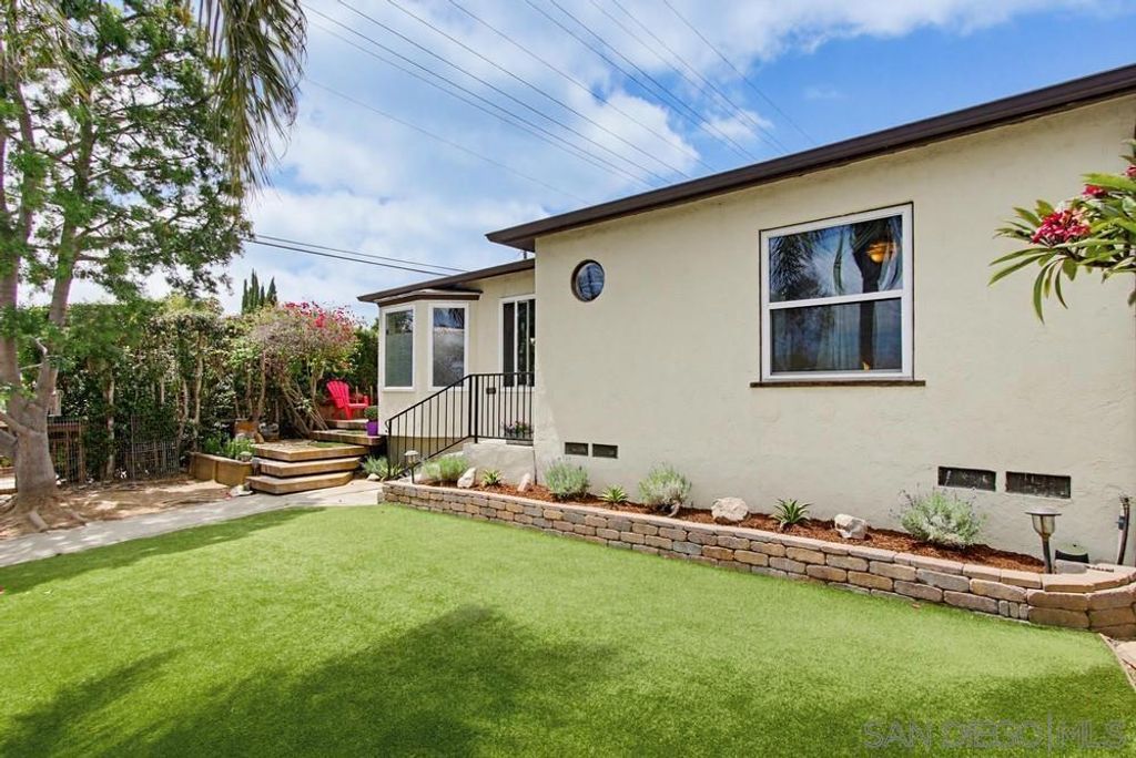 Image 9 of property listing at 3580 Redwood St, San Diego, CA 92104