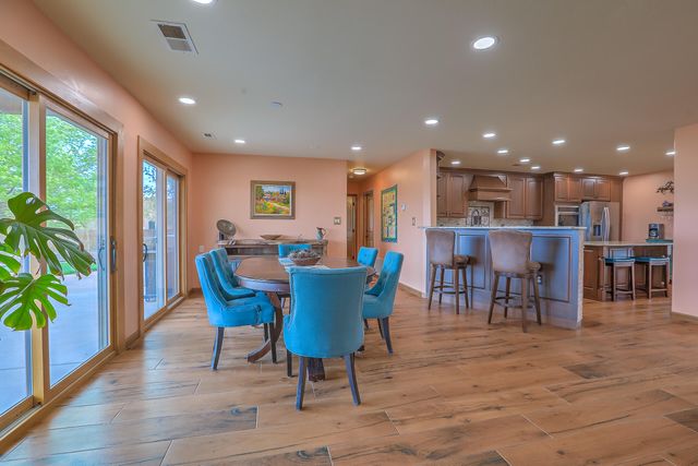 714 10th Street NE, Rio Rancho, NM 87124