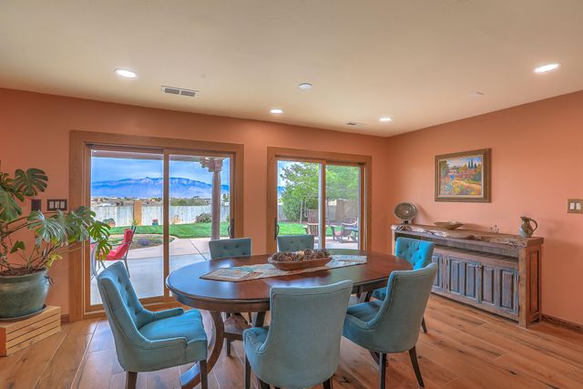714 10th Street NE, Rio Rancho, NM 87124