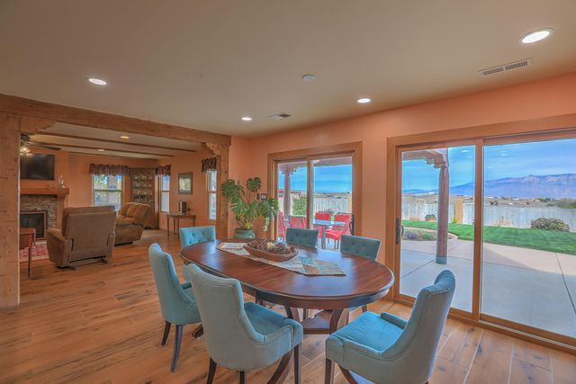 714 10th Street NE, Rio Rancho, NM 87124