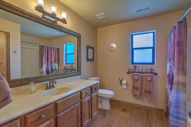 714 10th Street NE, Rio Rancho, NM 87124