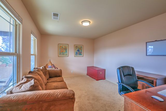 714 10th Street NE, Rio Rancho, NM 87124