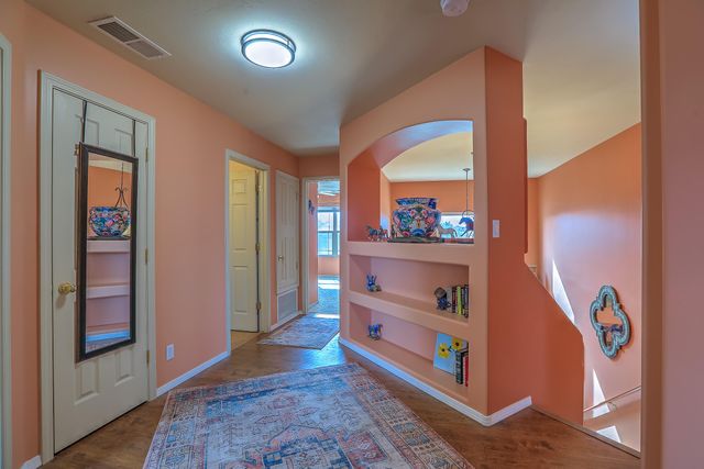 714 10th Street NE, Rio Rancho, NM 87124