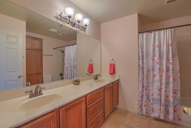 714 10th Street NE, Rio Rancho, NM 87124