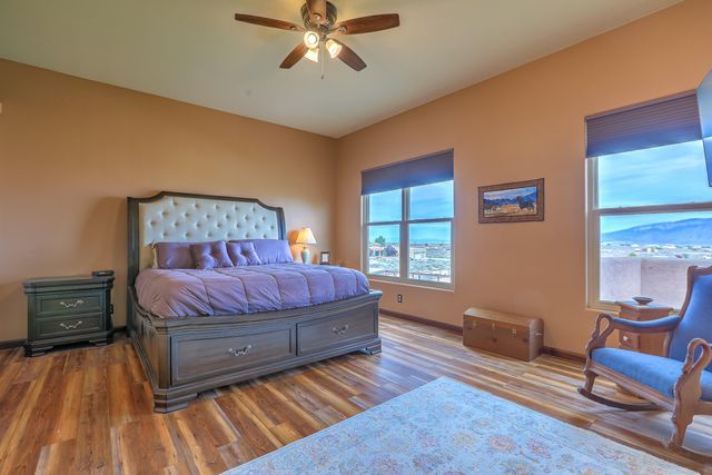714 10th Street NE, Rio Rancho, NM 87124