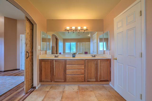 714 10th Street NE, Rio Rancho, NM 87124
