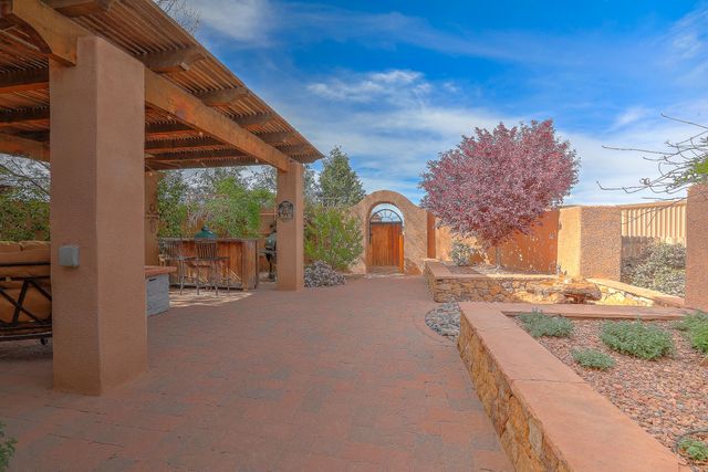 714 10th Street NE, Rio Rancho, NM 87124