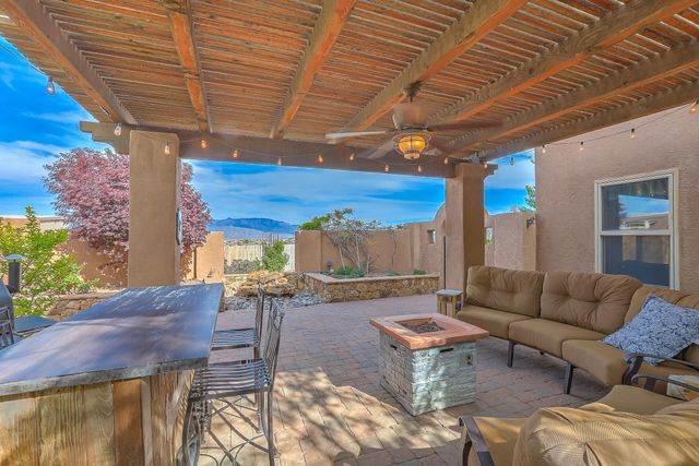 714 10th Street NE, Rio Rancho, NM 87124