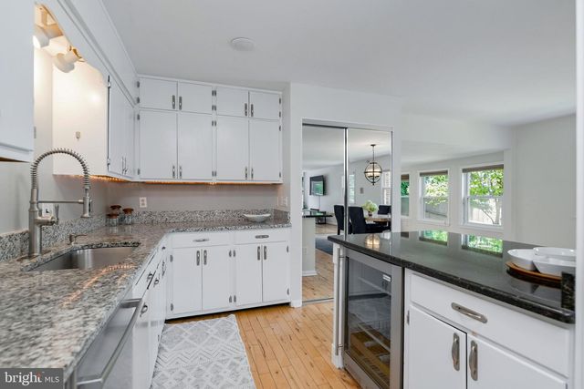 8606 BOUND BROOK LN, Alexandria, VA 22309