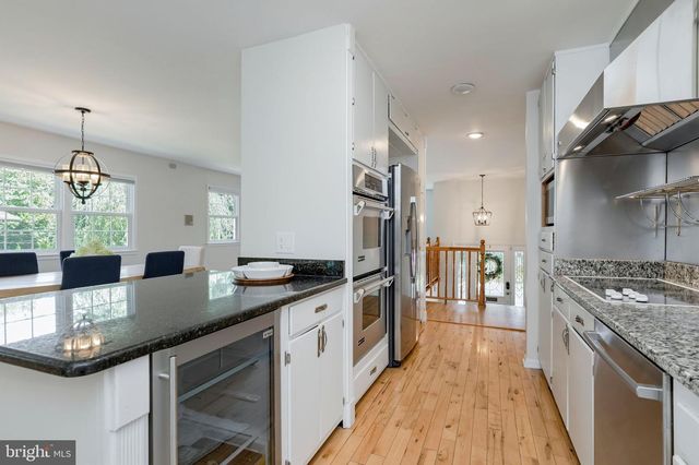 8606 BOUND BROOK LN, Alexandria, VA 22309