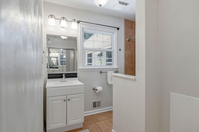 8606 BOUND BROOK LN, Alexandria, VA 22309