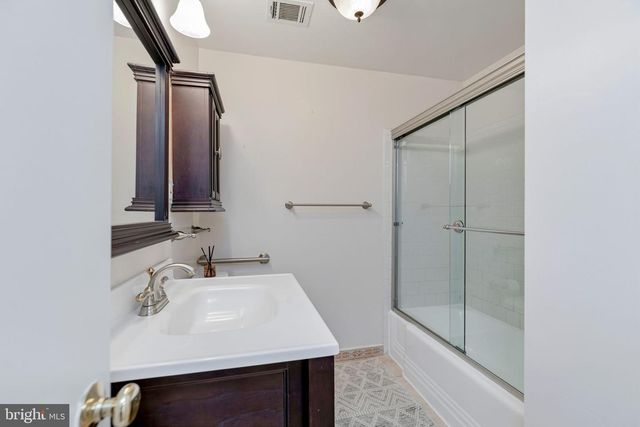 8606 BOUND BROOK LN, Alexandria, VA 22309