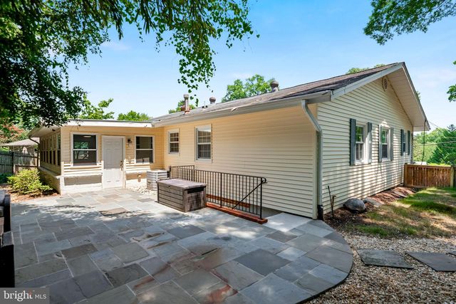 8606 BOUND BROOK LN, Alexandria, VA 22309