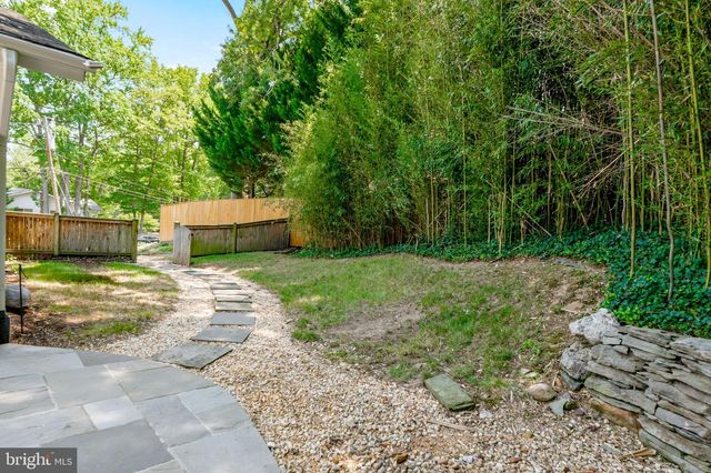 8606 BOUND BROOK LN, Alexandria, VA 22309