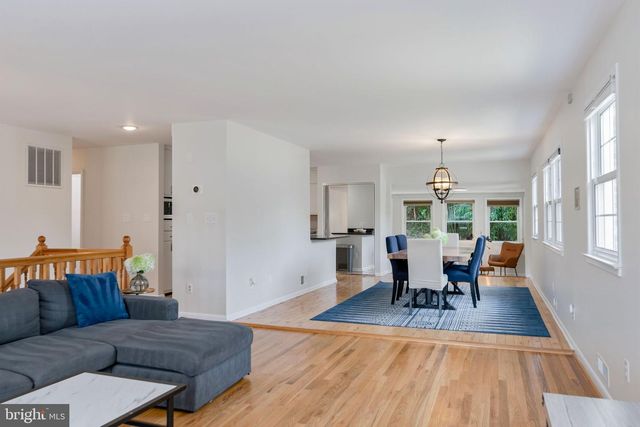 8606 BOUND BROOK LN, Alexandria, VA 22309