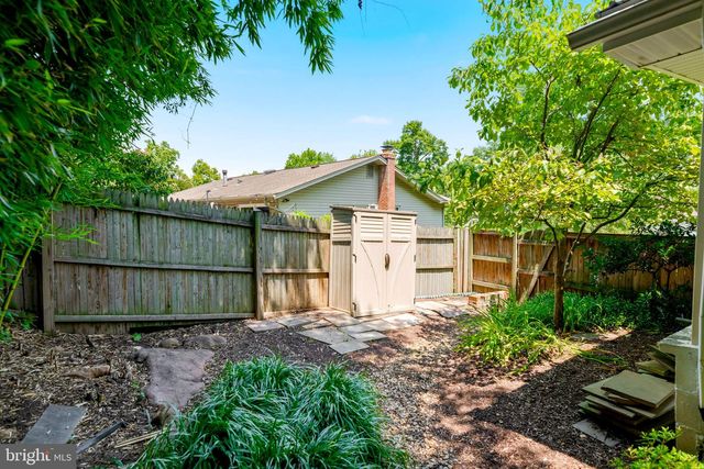 8606 BOUND BROOK LN, Alexandria, VA 22309