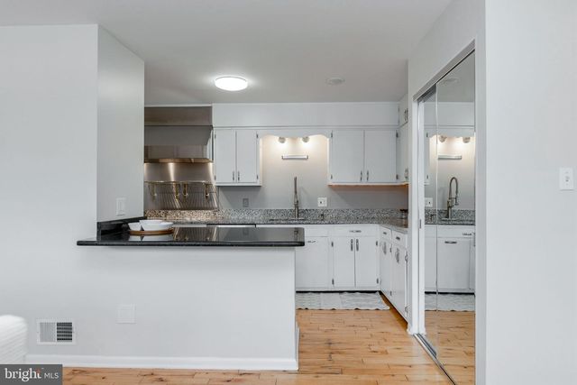 8606 BOUND BROOK LN, Alexandria, VA 22309