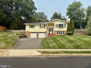 8606 BOUND BROOK LN, Alexandria, VA 22309