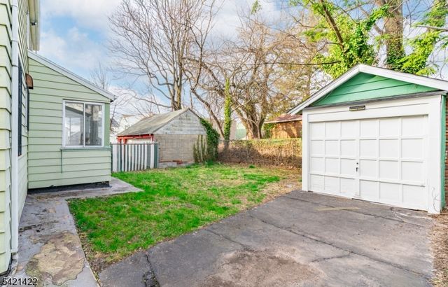327 Field Pl, Hillside Twp., NJ 07205